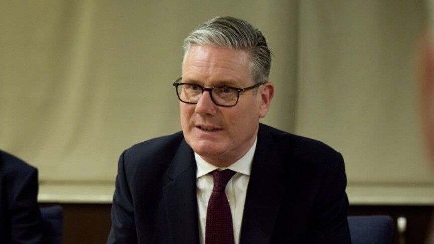 Starmer, kabinesine istifa etmeyeceğini söyledi