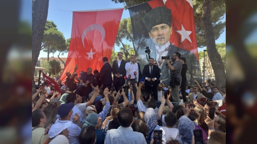 CHP Grup Başkanı Özel: “Biz partimizdeyiz ama yeni bir yürüyüşün, yeni bir yaklaşımın içindeyiz”