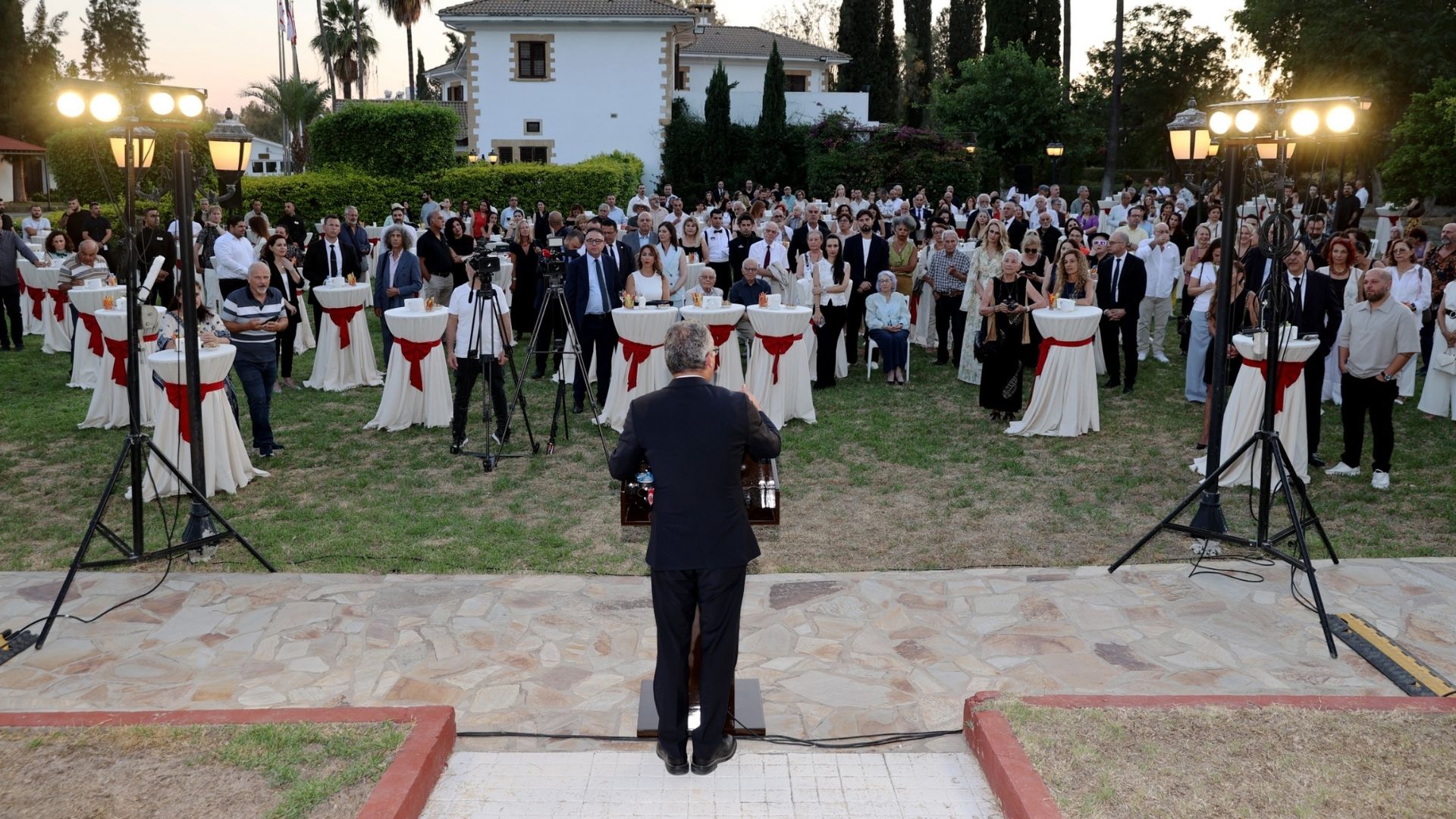 Eski Cumhurbaşkanlığı binasında “Resmin Kurumsal Hafızası” Sergisi açıldı