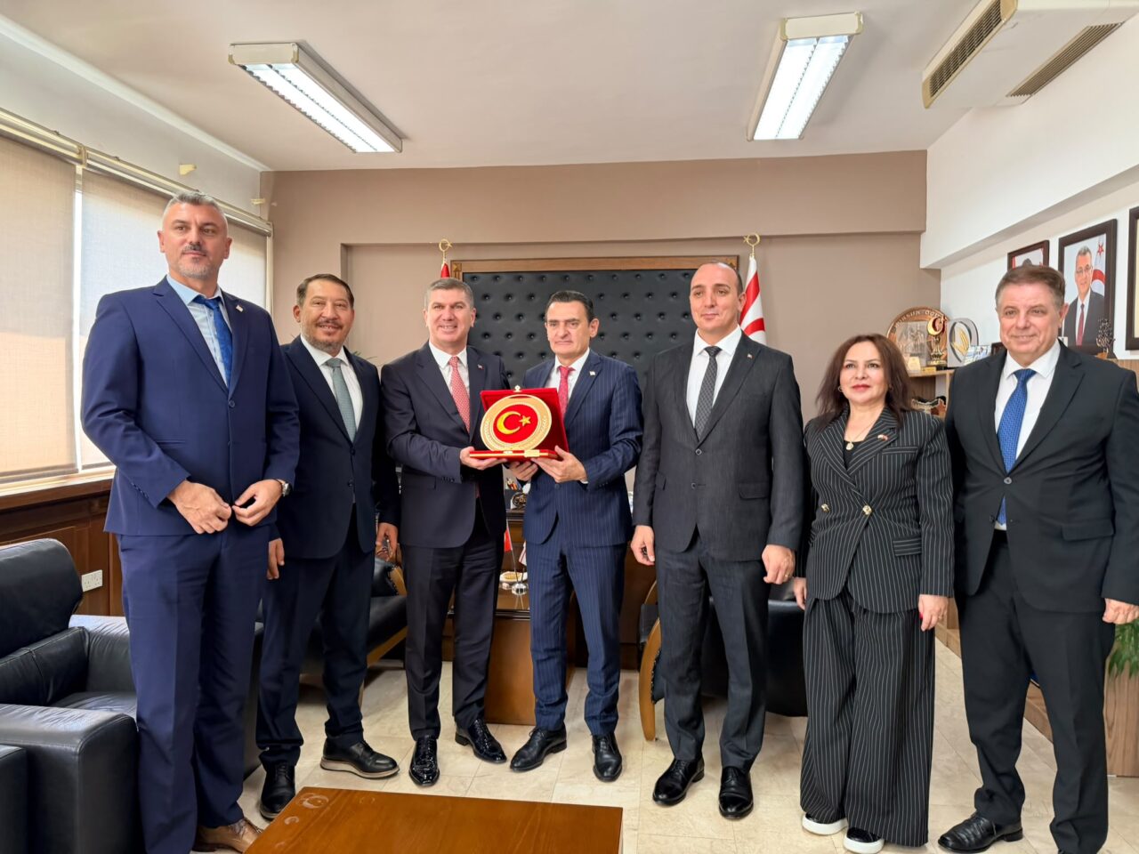 İçişleri Bakanı Dursun Oğuz, Akdeniz Belediyeler Birliği Heyetini Kabul Etti