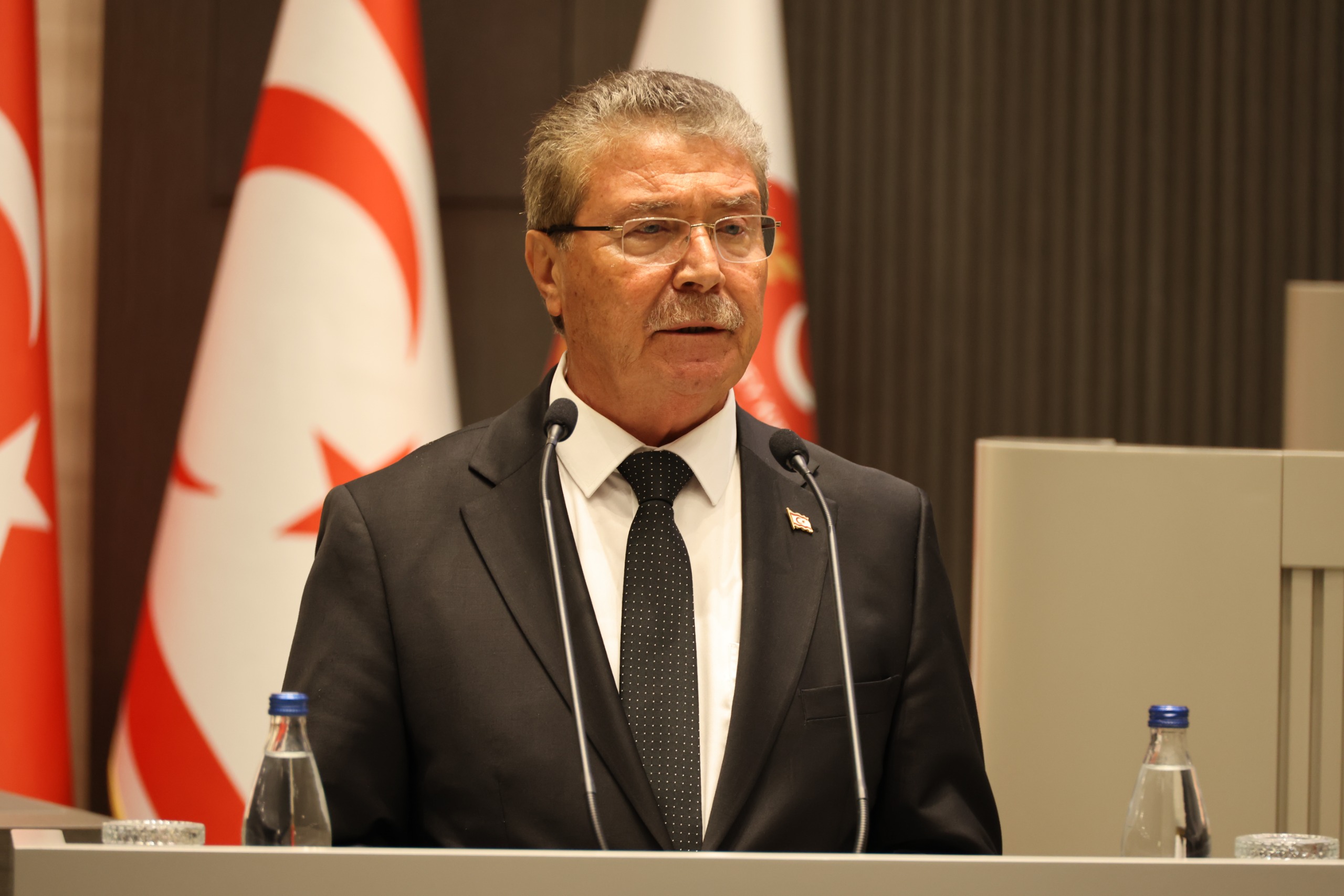 Genel seçimin 6 Aralık’ta yapılmasını öngören tasarıya ivedilik kararı alındı