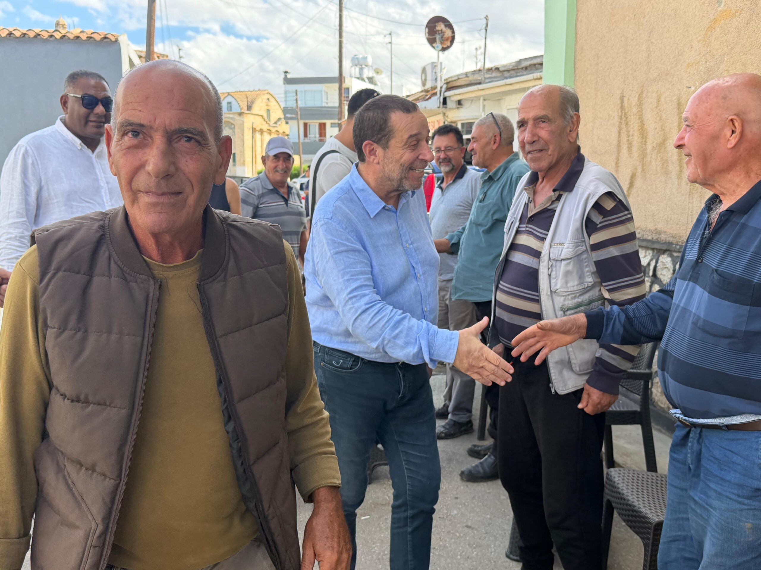 Denktaş, Bostancı’yı ziyaret etti