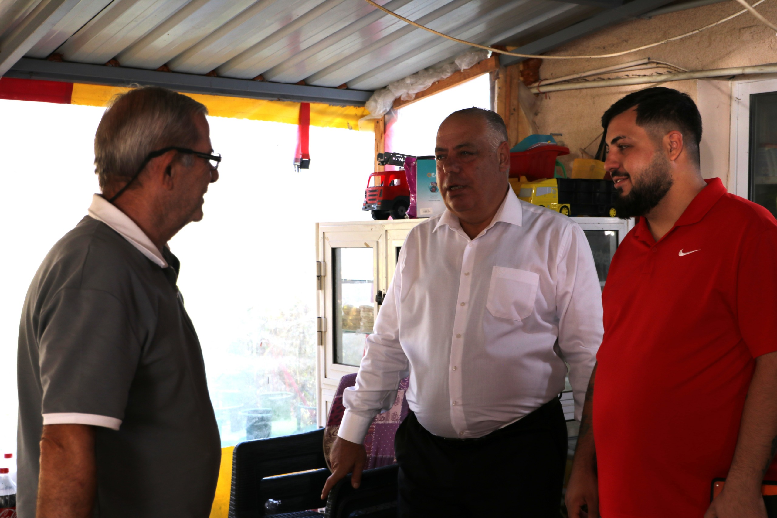 Albayrak, Arapköy esnafını ziyaret etti