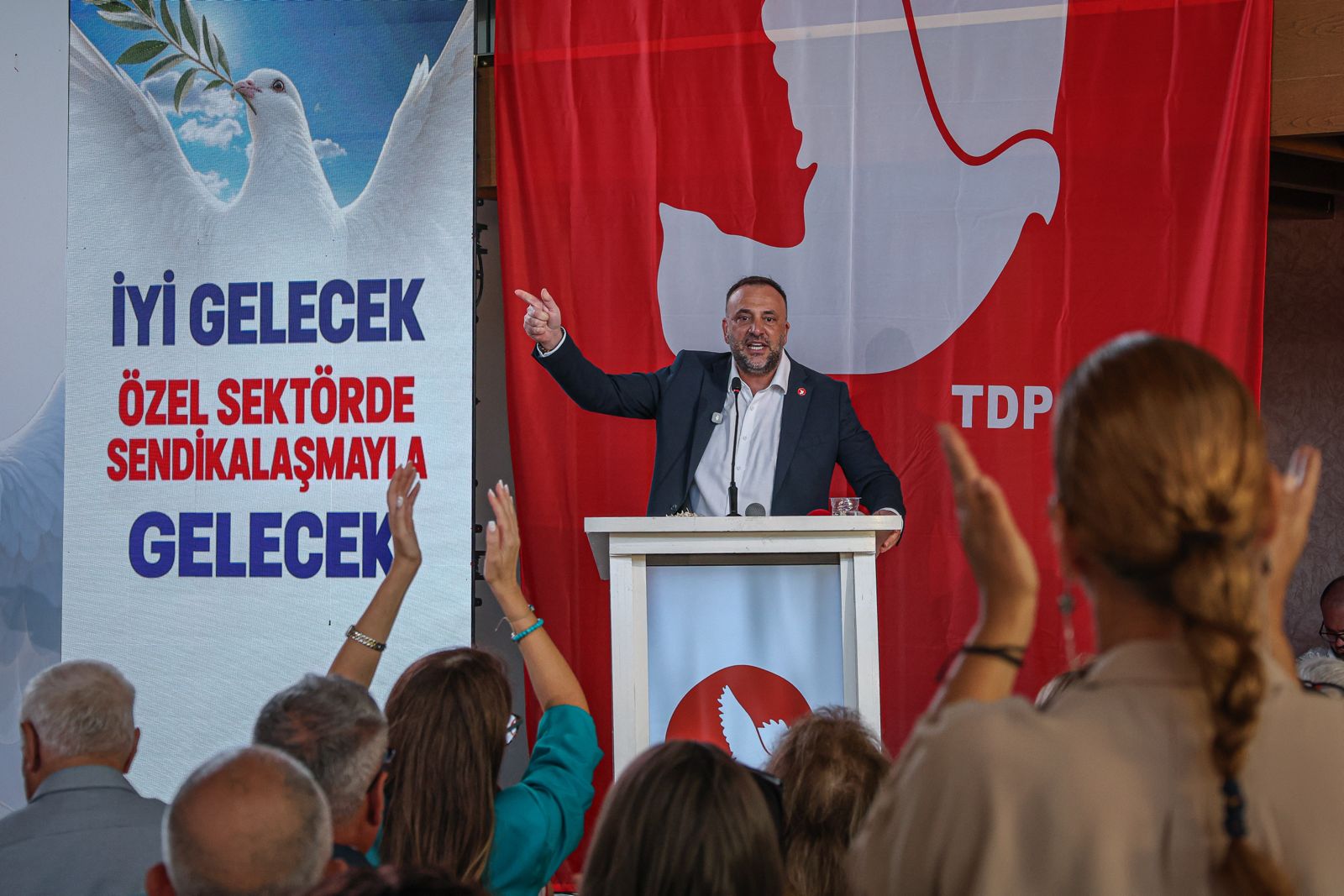 TDP’de Coşkulu Kurultay: 50 Aday Adayı Tanıtıldı!