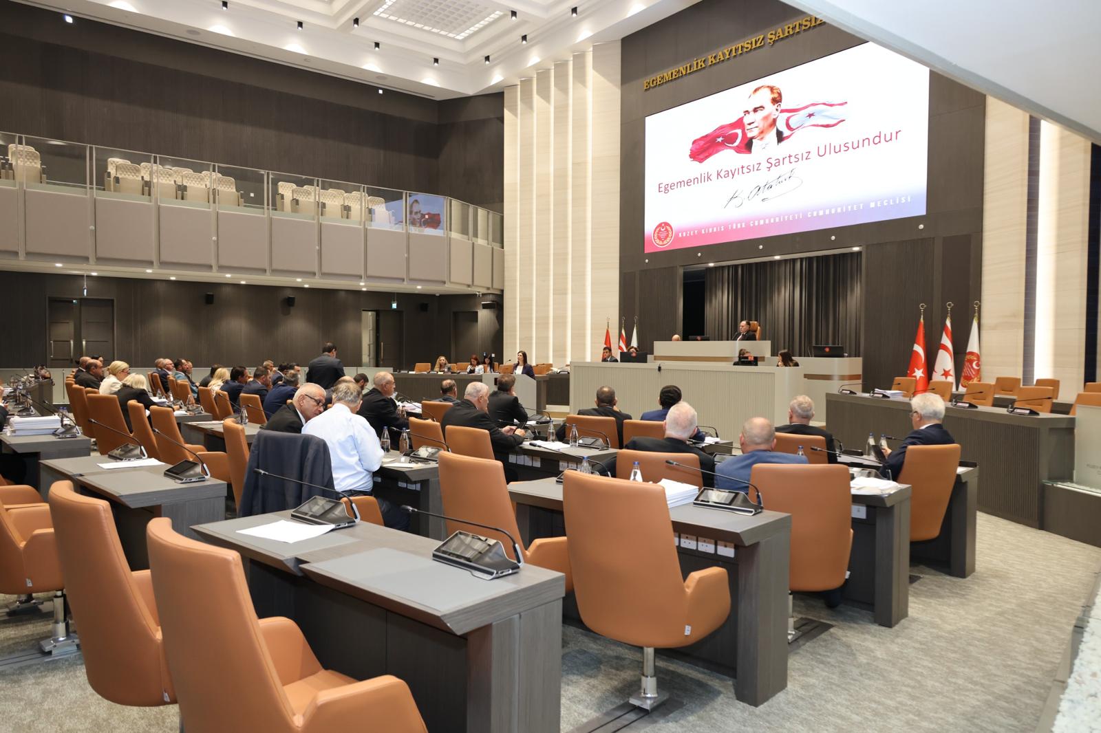 Nisap sağlanamadı, Meclis ertelendi